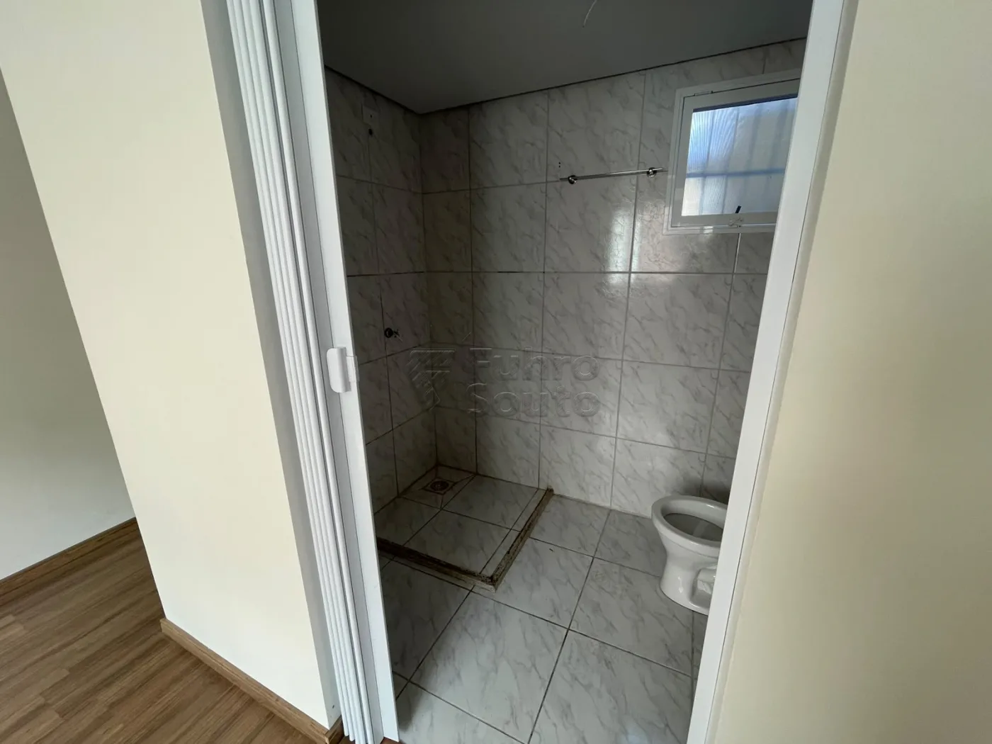 Comprar Apartamento / Padr&atilde;o em Pelotas R$ 180.000,00 - Foto 8
