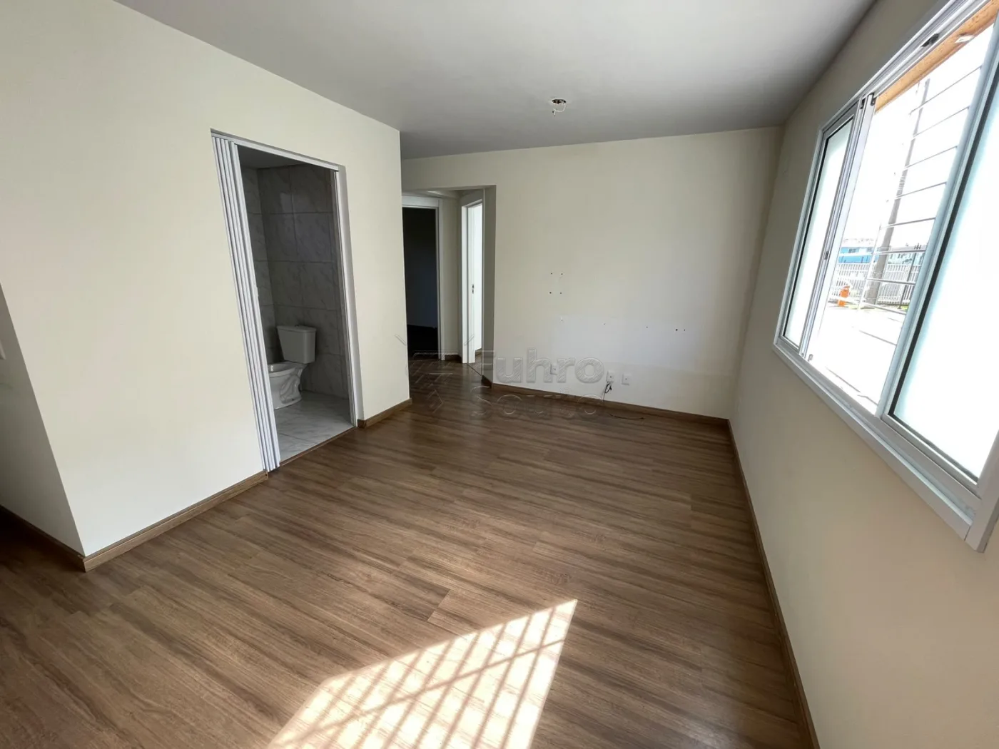 Comprar Apartamento / Padr&atilde;o em Pelotas R$ 180.000,00 - Foto 10