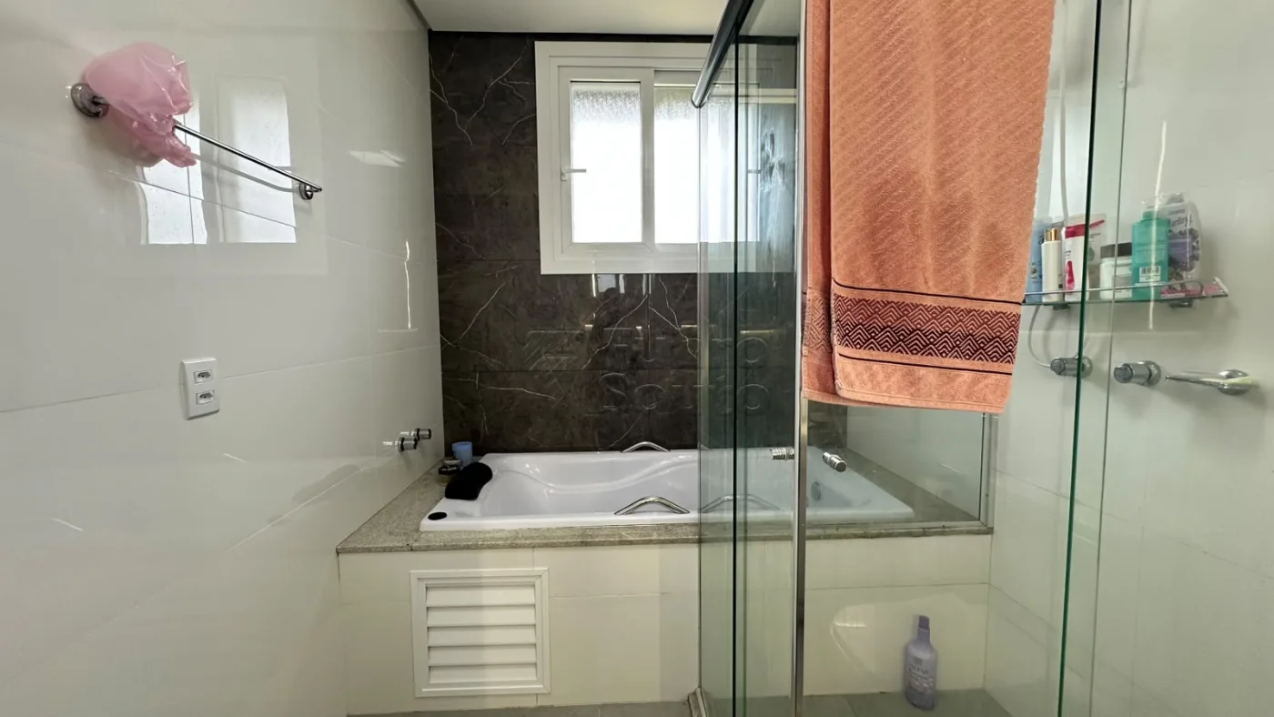 Comprar Casa / Padr&atilde;o em Pelotas R$ 970.000,00 - Foto 11