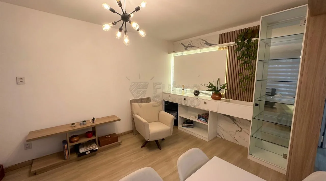 Comprar Apartamento / Padr&atilde;o em Pelotas R$ 330.000,00 - Foto 3