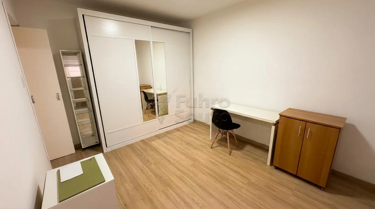 Comprar Apartamento / Padr&atilde;o em Pelotas R$ 330.000,00 - Foto 8