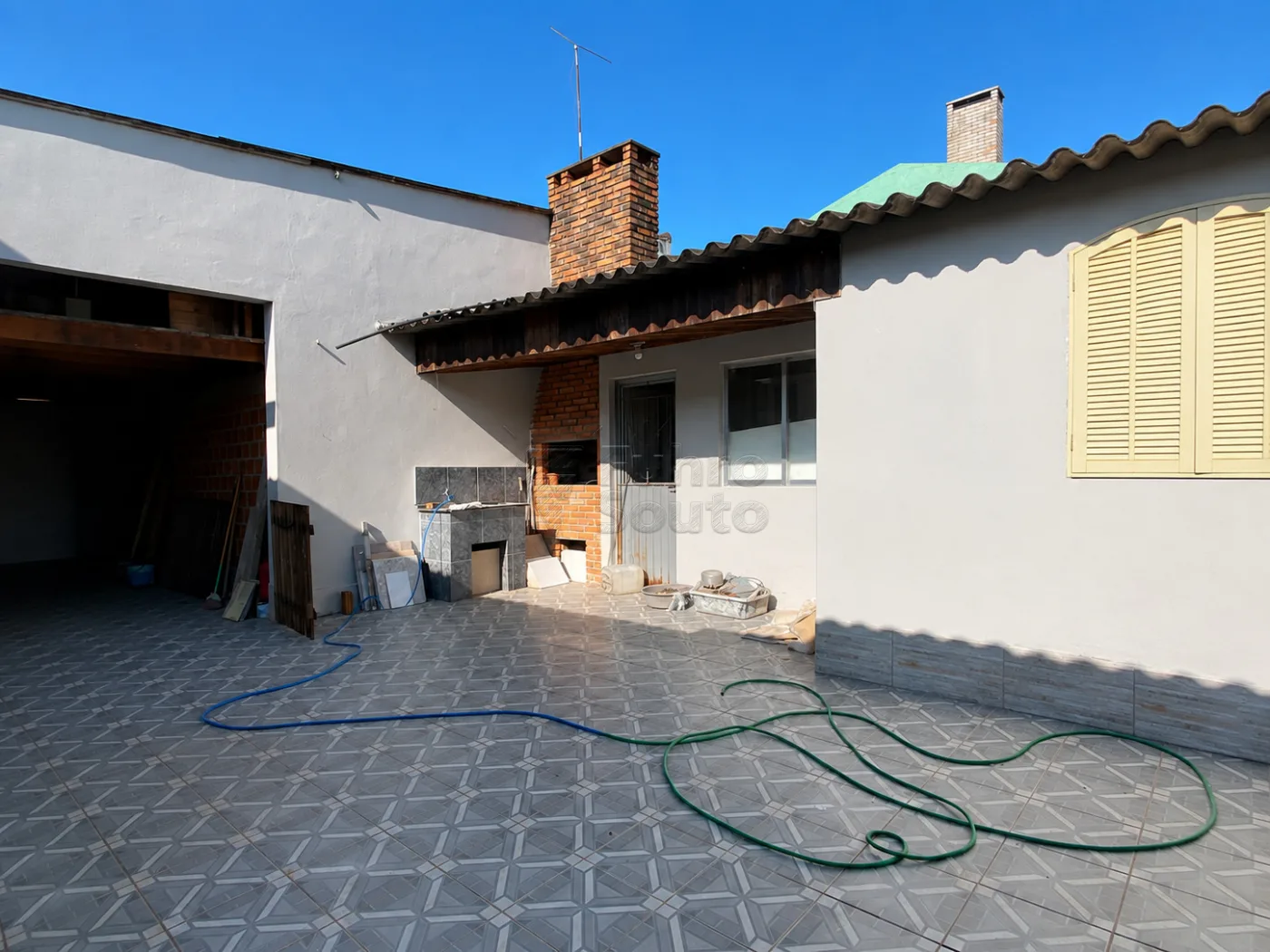 Comprar Casa / Padr&atilde;o em Pelotas R$ 380.000,00 - Foto 7