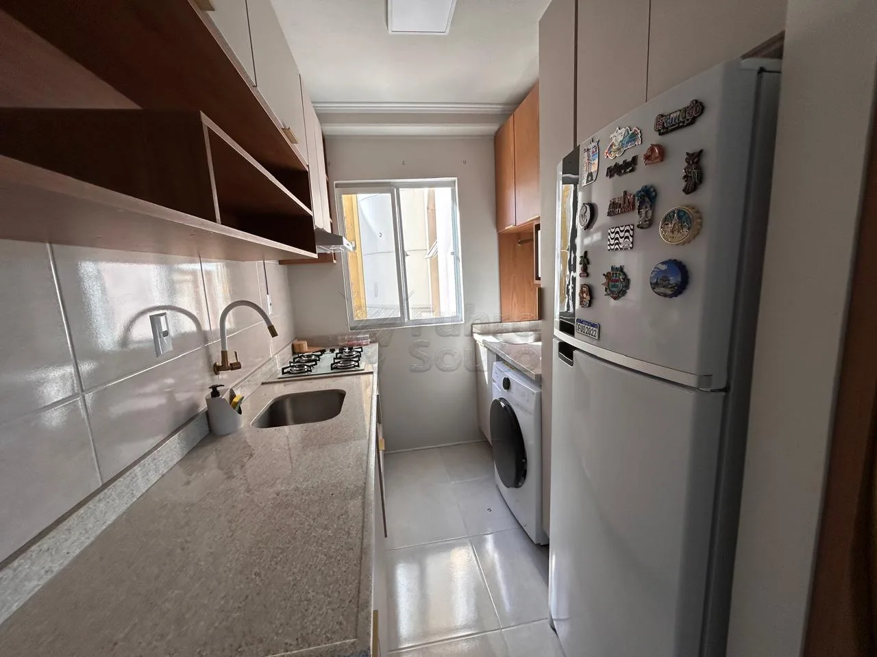 Comprar Apartamento / Padr&atilde;o em Pelotas R$ 195.000,00 - Foto 8