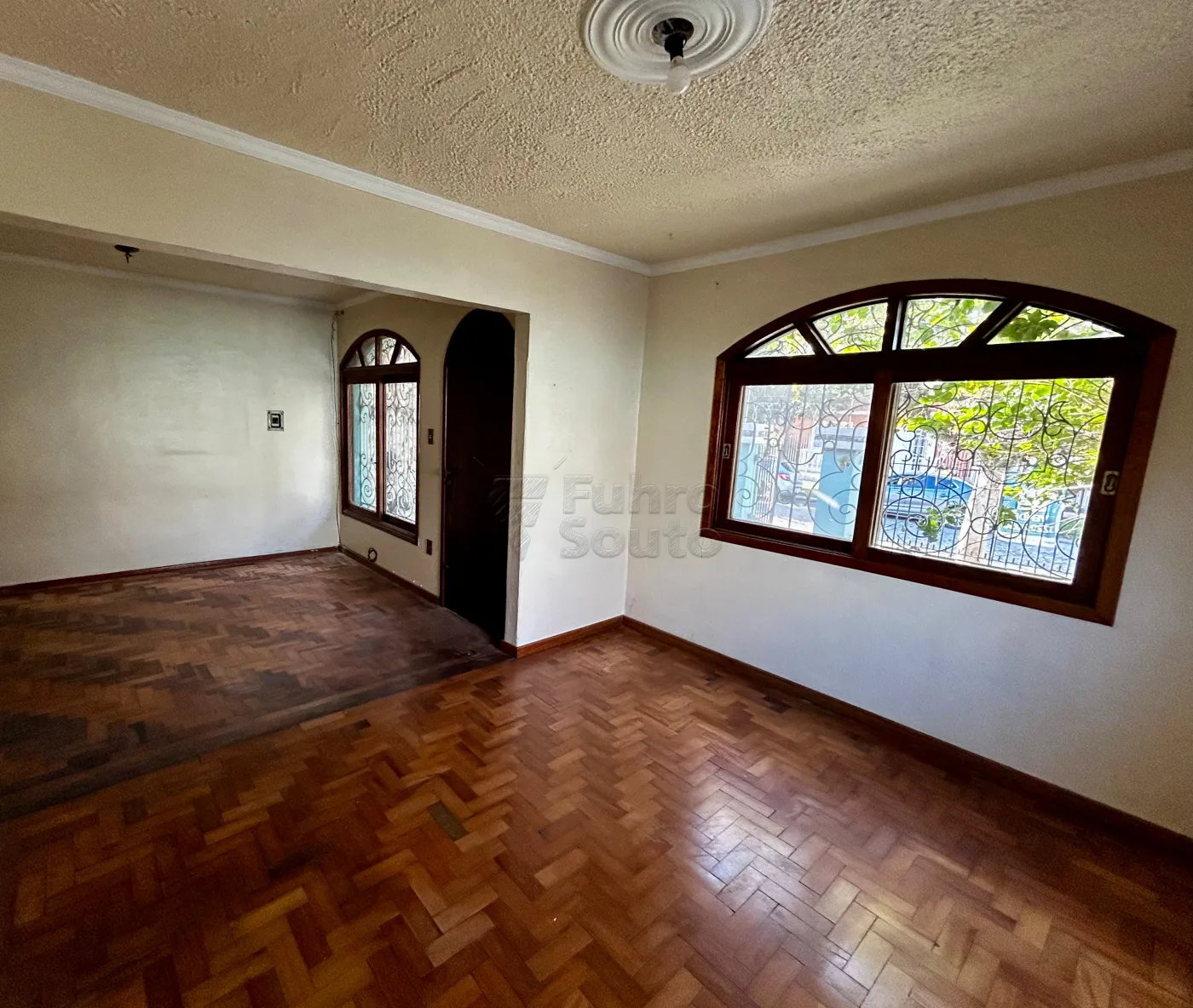Comprar Casa / Padr&atilde;o em Pelotas R$ 583.000,00 - Foto 4