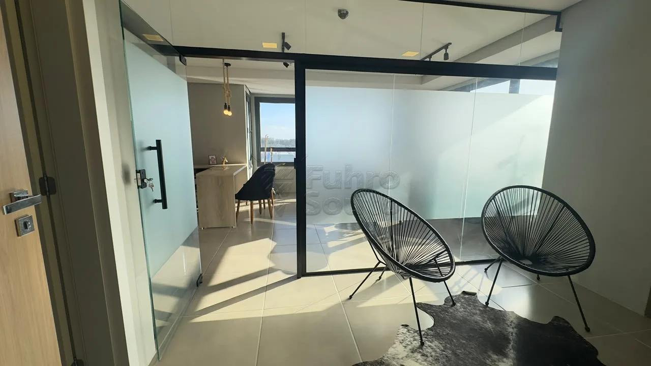 Comprar Comercial / Sala em Condom&iacute;nio em Pelotas R$ 389.000,00 - Foto 2