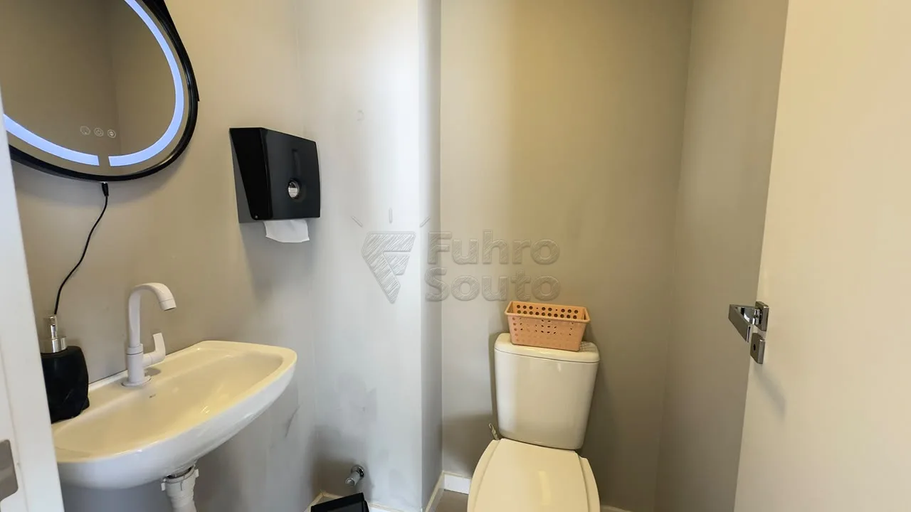 Comprar Comercial / Sala em Condom&iacute;nio em Pelotas R$ 389.000,00 - Foto 4