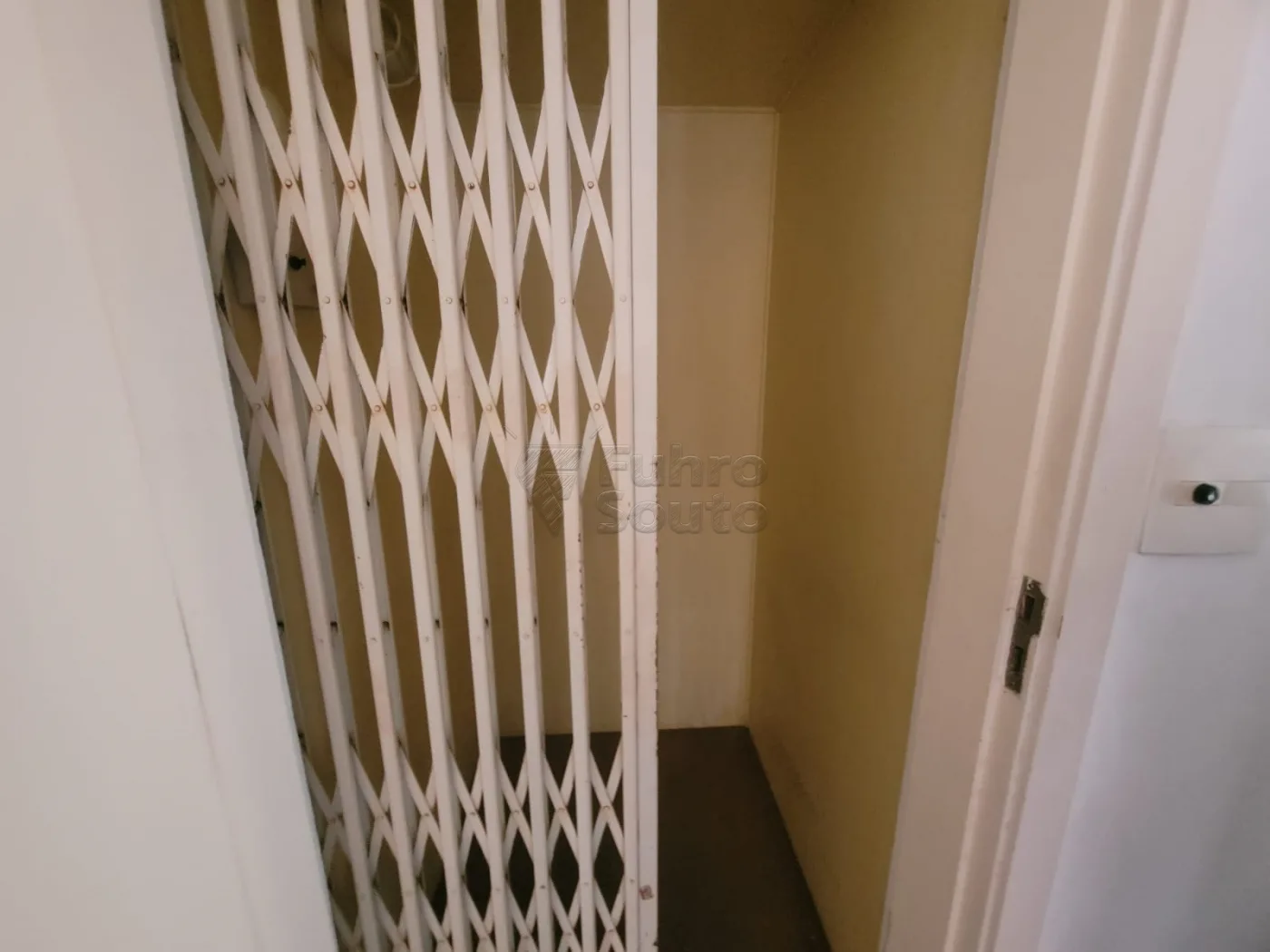 Comprar Casa / Padr&atilde;o em Pelotas R$ 1.180.000,00 - Foto 6