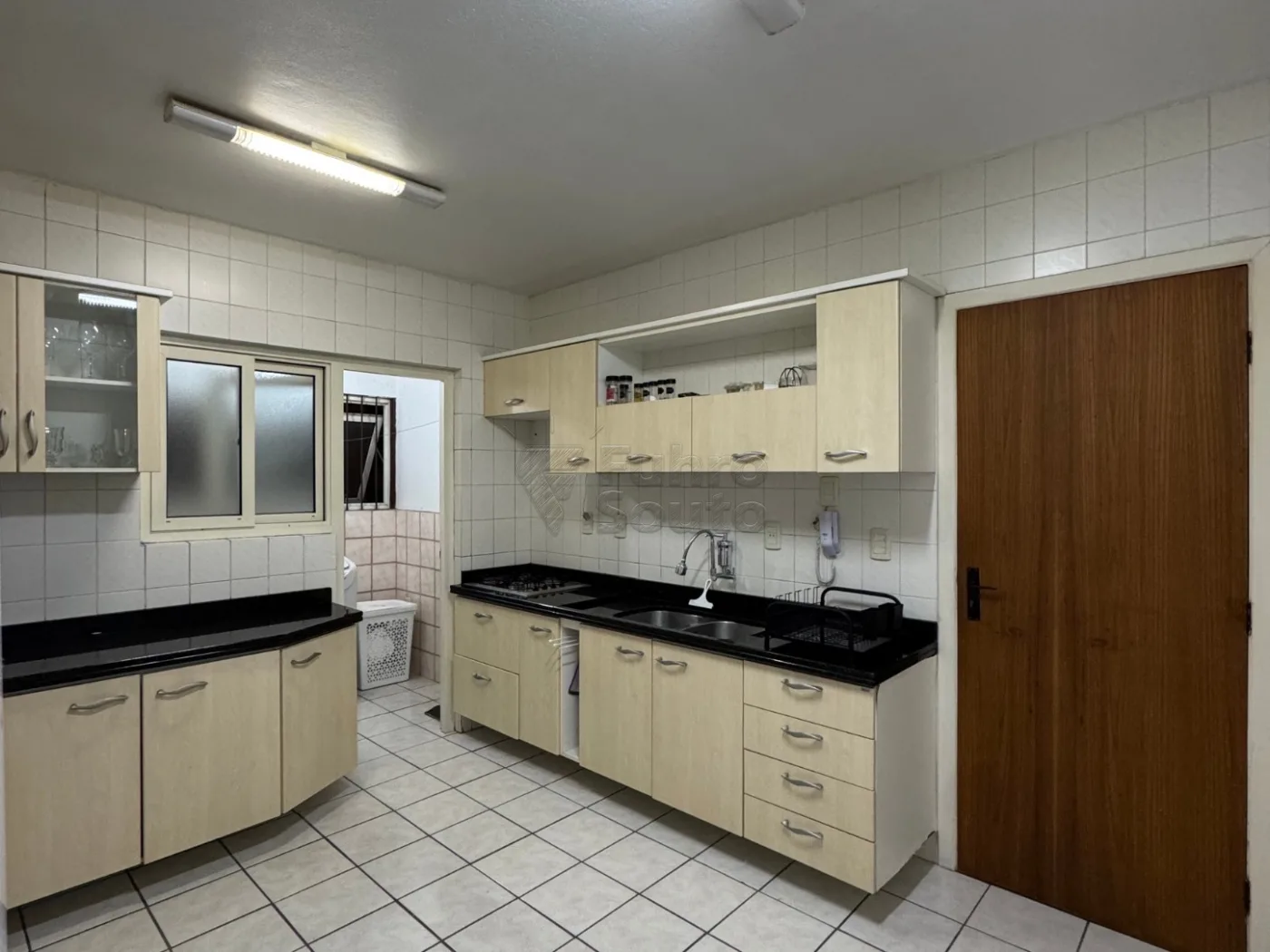 Comprar Apartamento / Padr&atilde;o em Pelotas R$ 380.000,00 - Foto 4