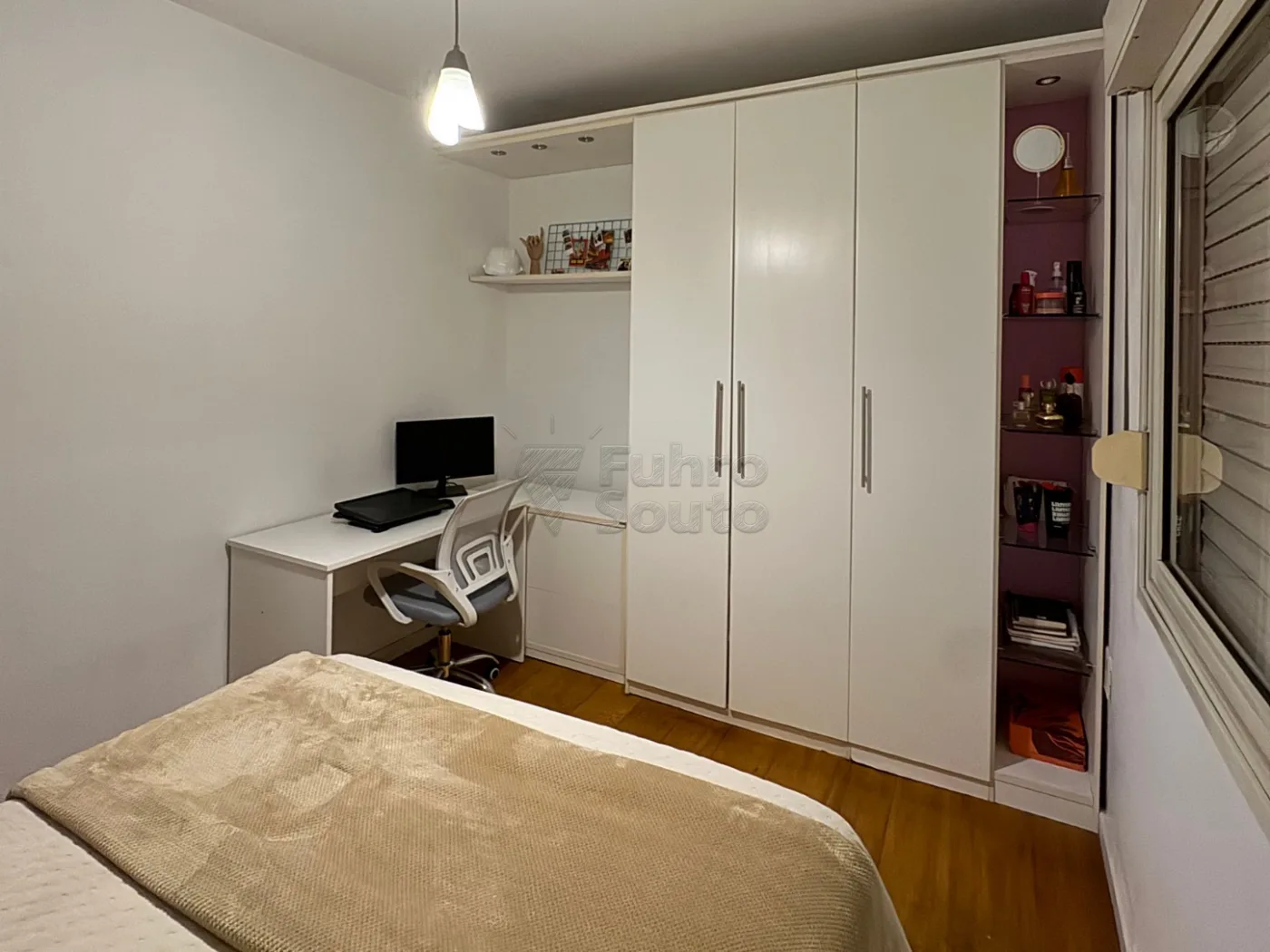 Comprar Apartamento / Padr&atilde;o em Pelotas R$ 380.000,00 - Foto 6