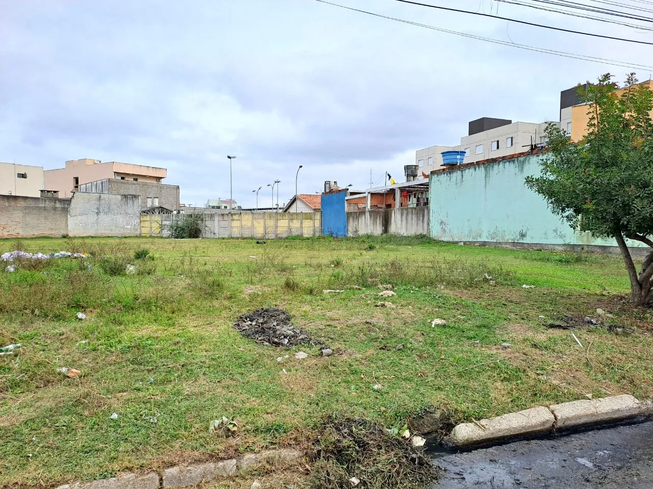 Comprar Terreno / Padr&atilde;o em Pelotas R$ 140.000,00 - Foto 2