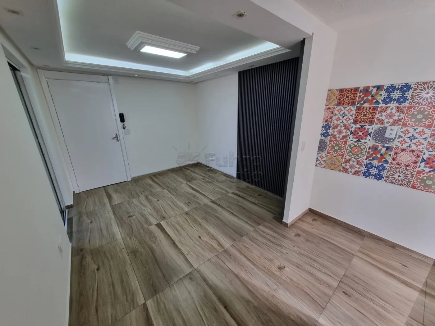 Comprar Apartamento / Padr&atilde;o em Pelotas R$ 170.000,00 - Foto 1