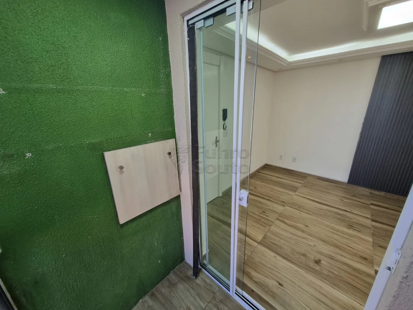 Comprar Apartamento / Padr&atilde;o em Pelotas R$ 170.000,00 - Foto 4