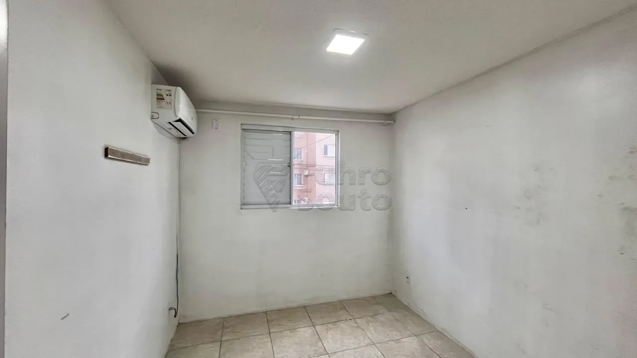 Comprar Apartamento / Padr&atilde;o em Pelotas R$ 150.000,00 - Foto 3