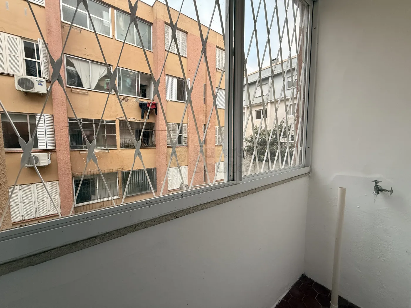 Comprar Apartamento / Padr&atilde;o em Pelotas R$ 185.000,00 - Foto 3