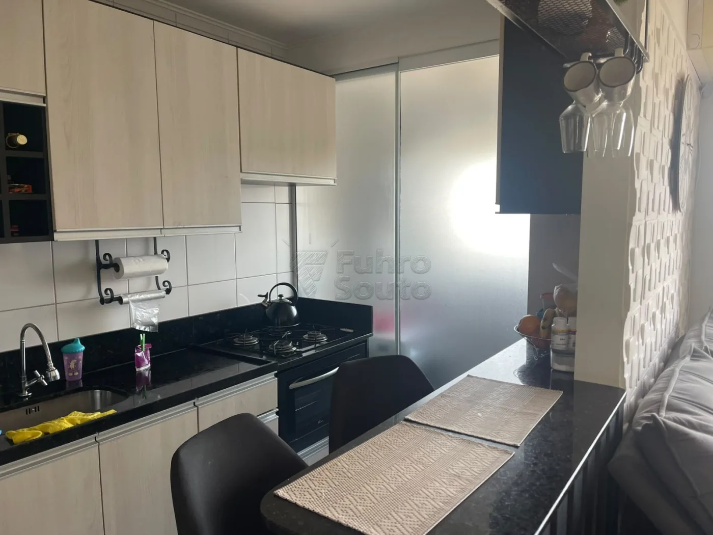 Comprar Apartamento / Padr&atilde;o em Pelotas R$ 259.000,00 - Foto 5