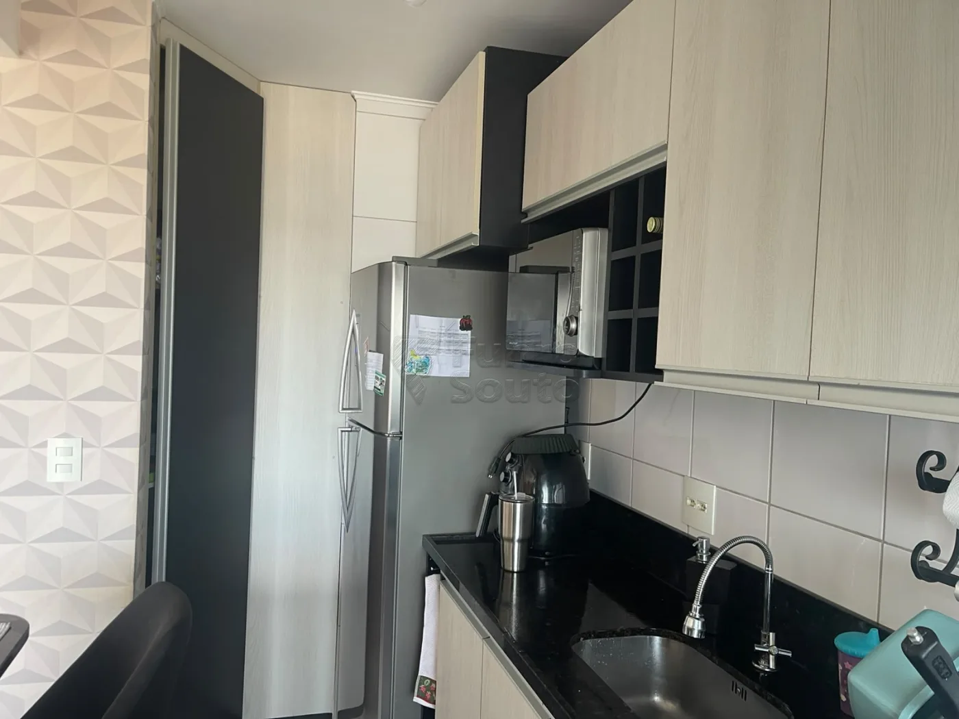 Comprar Apartamento / Padr&atilde;o em Pelotas R$ 259.000,00 - Foto 6