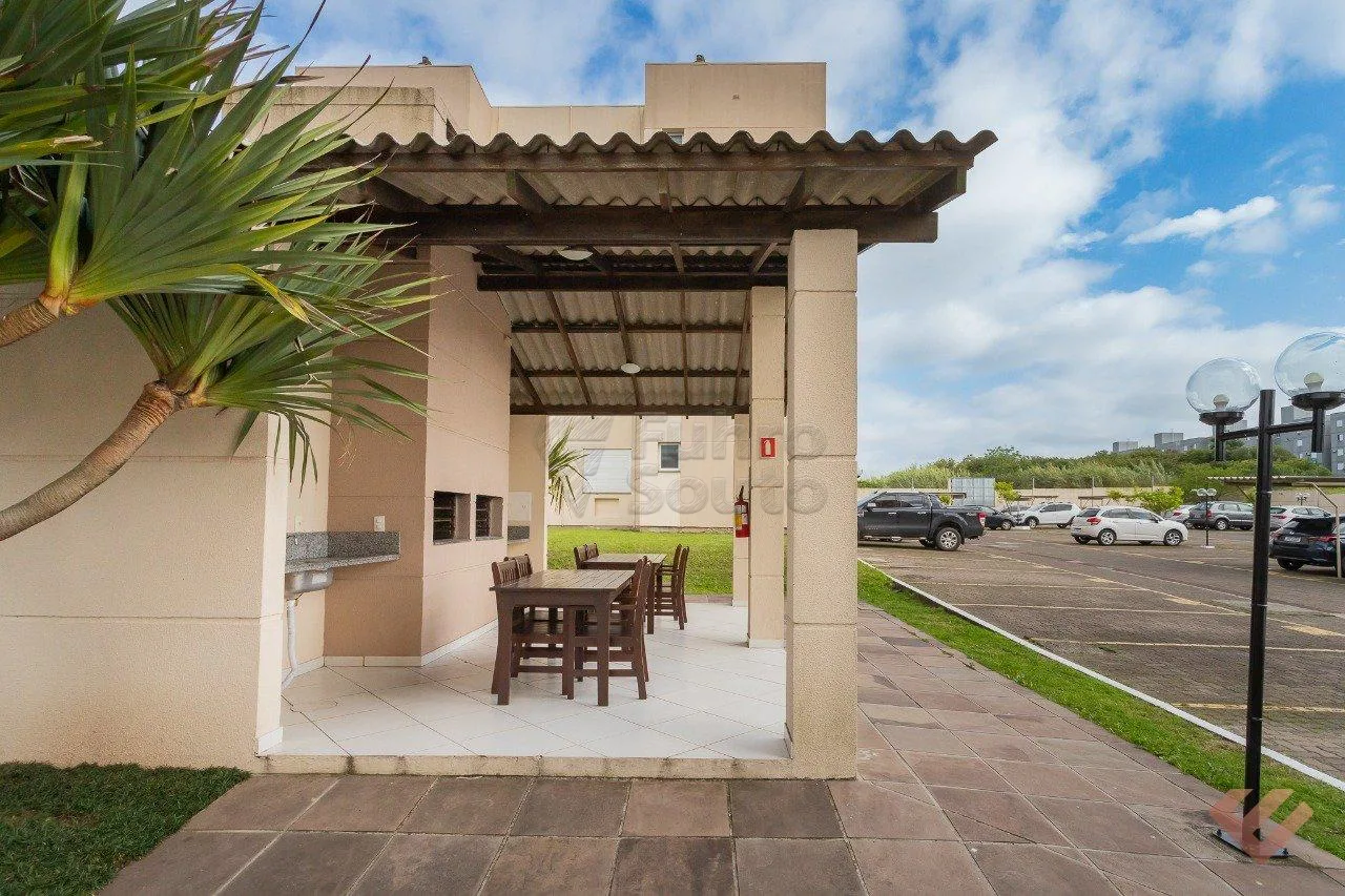 Comprar Apartamento / Padr&atilde;o em Pelotas R$ 259.000,00 - Foto 10