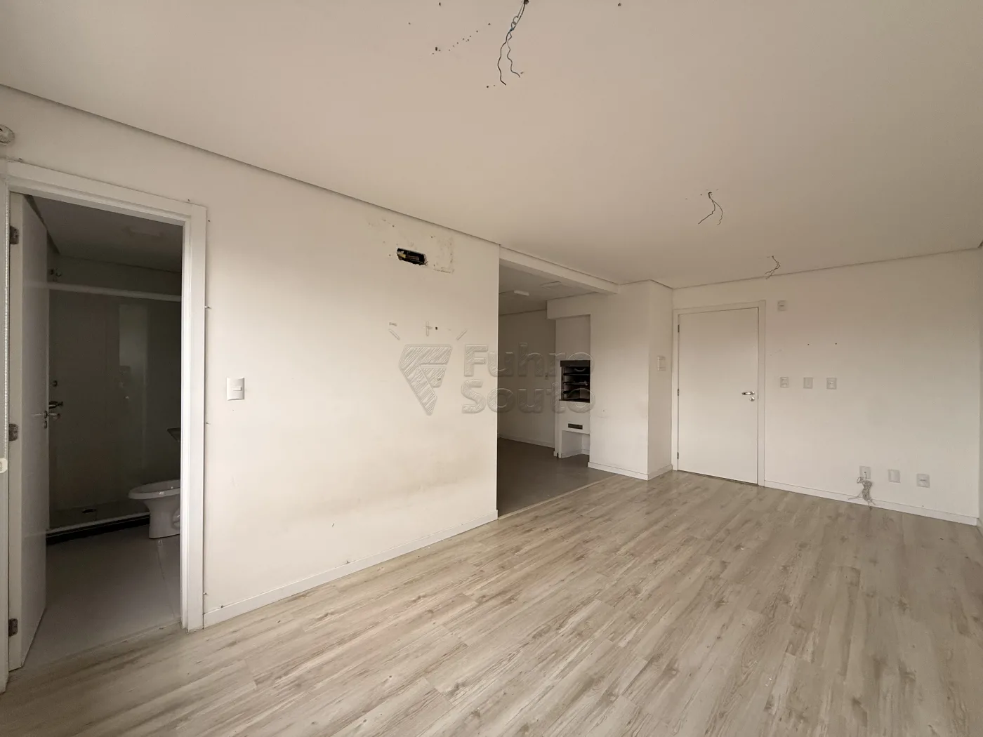 Comprar Apartamento / Padr&atilde;o em Pelotas R$ 275.000,00 - Foto 3