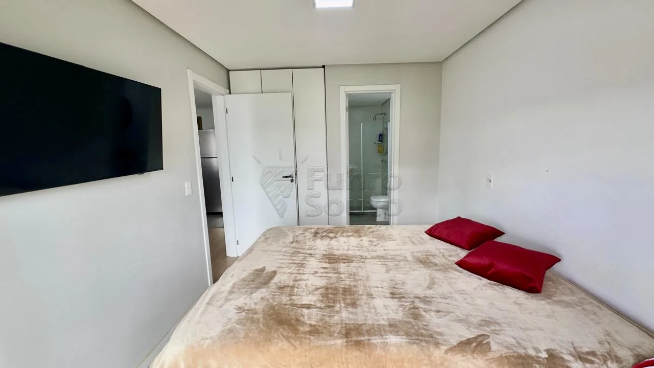 Comprar Apartamento / Padr&atilde;o em Pelotas R$ 470.000,00 - Foto 10