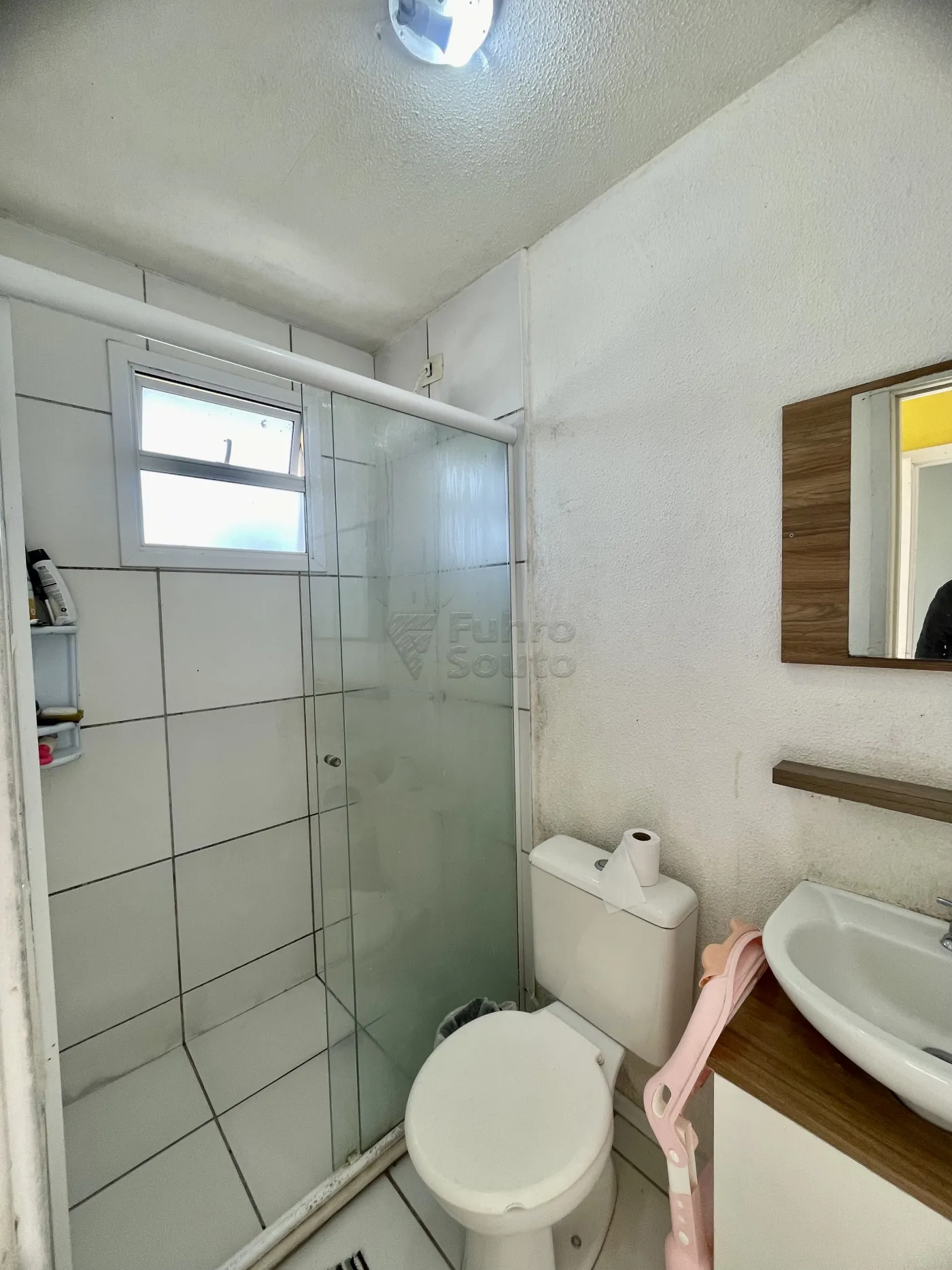 Comprar Casa / Condom&iacute;nio em Pelotas R$ 217.600,00 - Foto 4