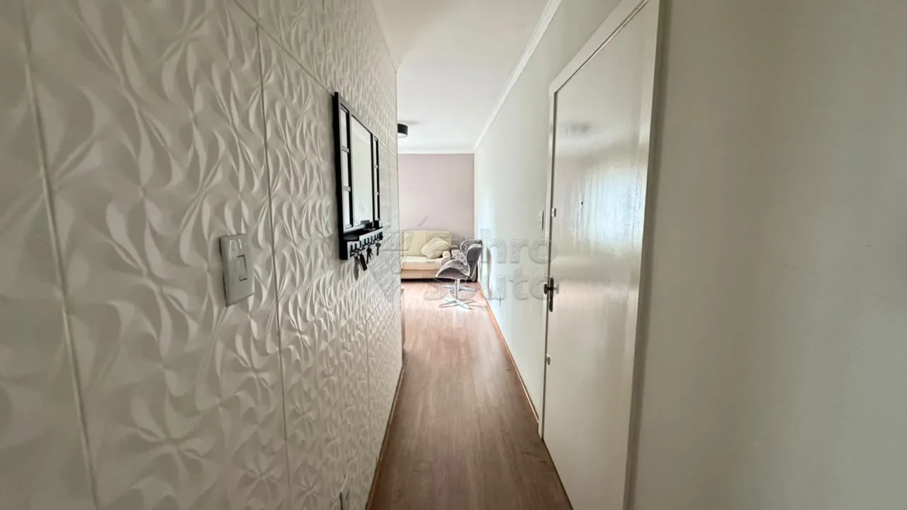 Comprar Apartamento / Padr&atilde;o em Pelotas R$ 300.000,00 - Foto 3