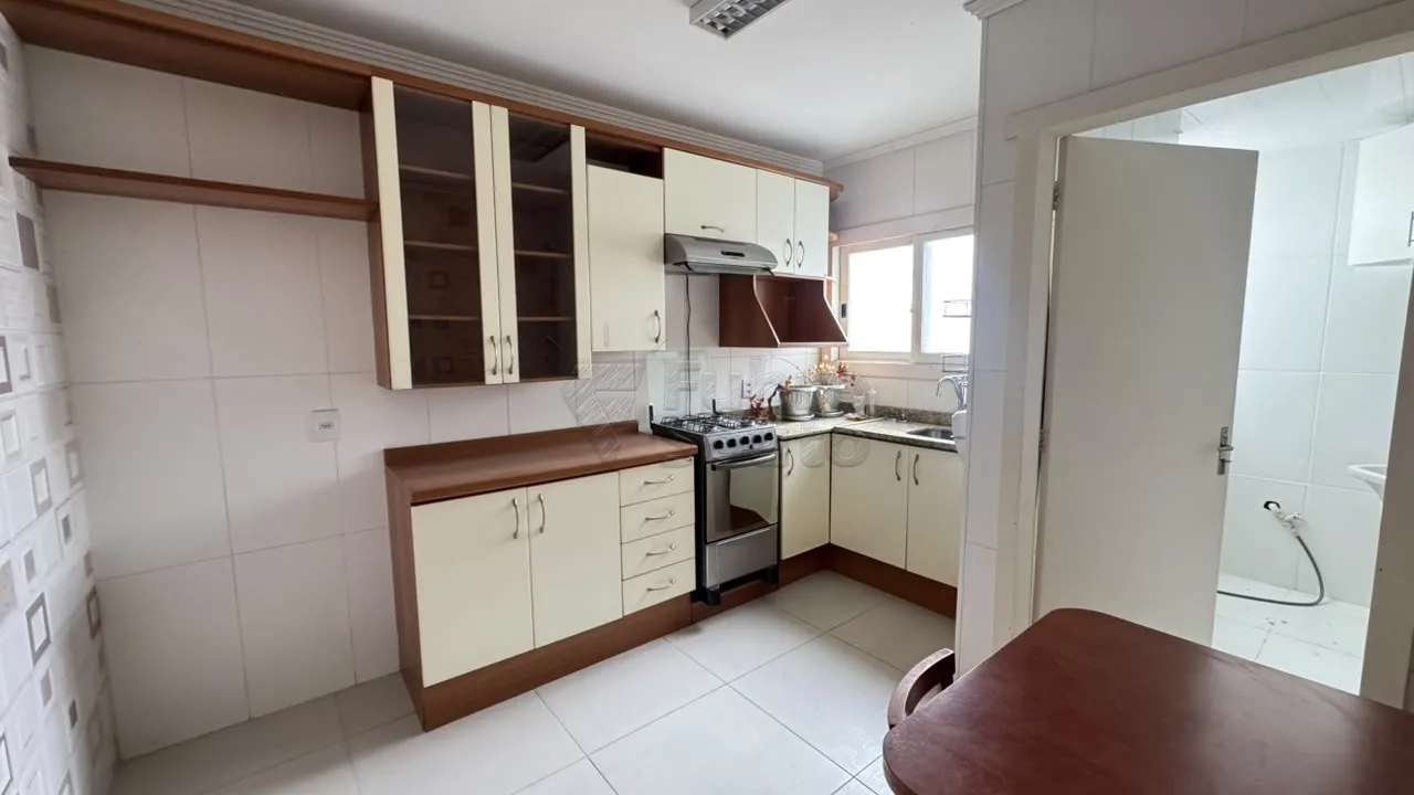 Comprar Apartamento / Padr&atilde;o em Pelotas R$ 300.000,00 - Foto 4