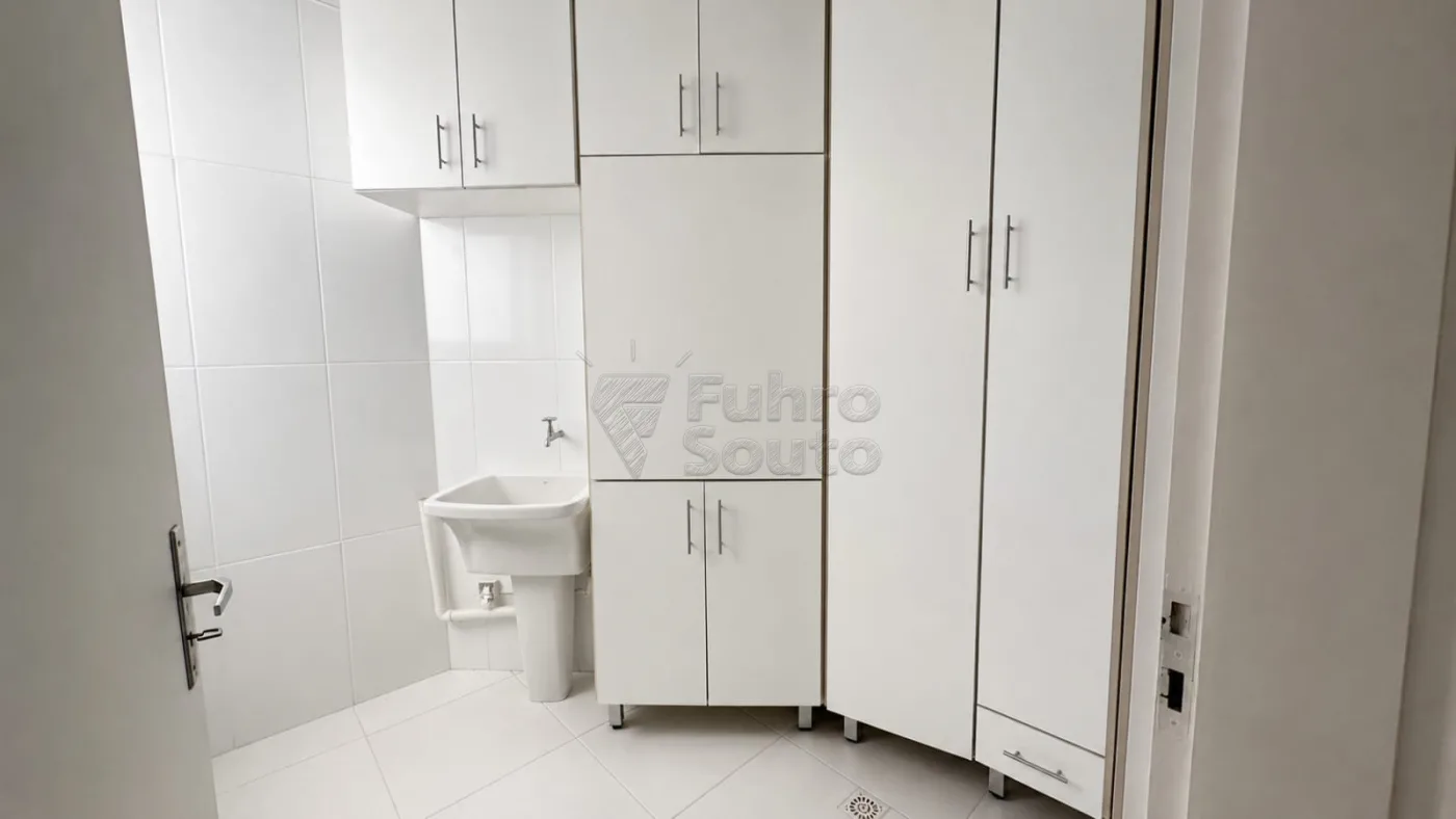 Comprar Apartamento / Padr&atilde;o em Pelotas R$ 300.000,00 - Foto 9