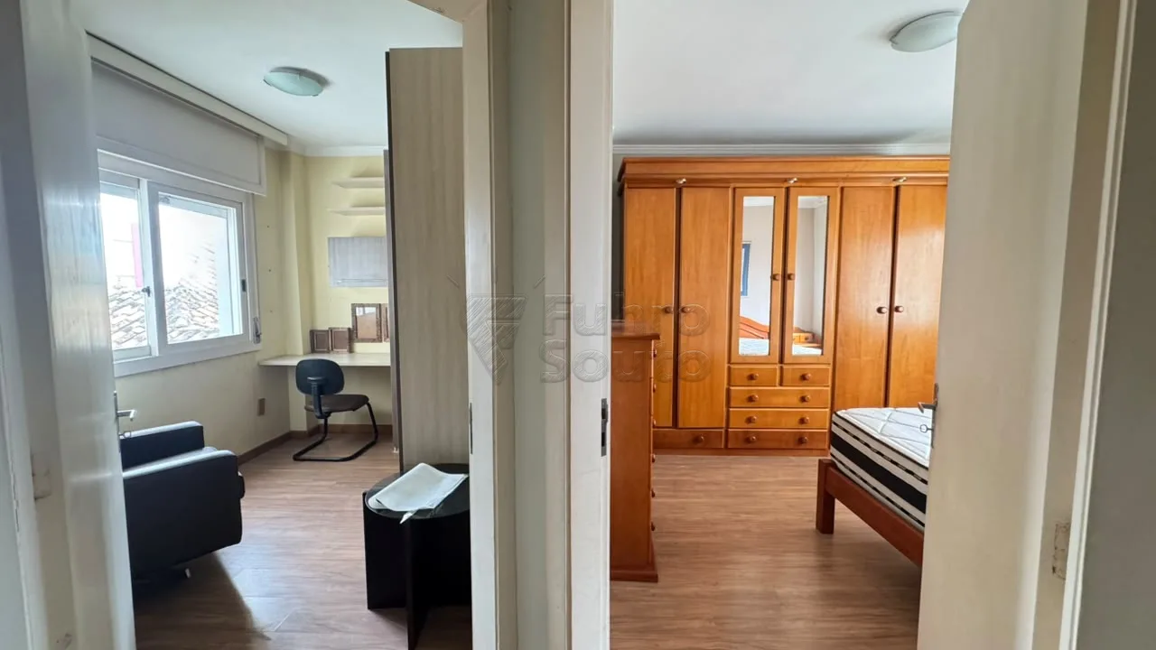 Comprar Apartamento / Padr&atilde;o em Pelotas R$ 300.000,00 - Foto 7