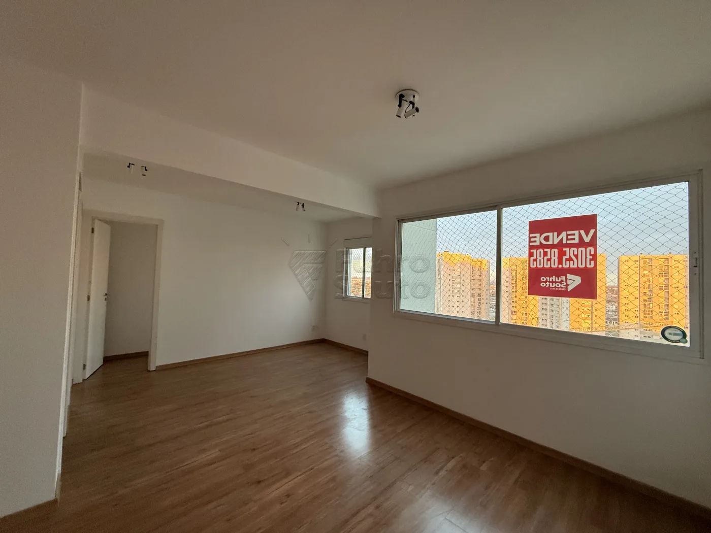 Comprar Apartamento / Padr&atilde;o em Pelotas R$ 360.000,00 - Foto 5