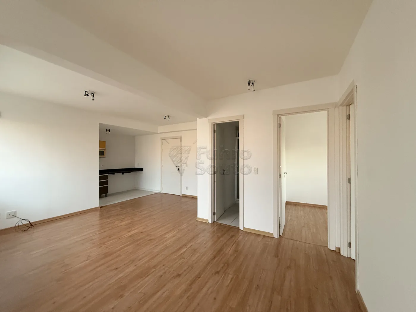 Comprar Apartamento / Padr&atilde;o em Pelotas R$ 360.000,00 - Foto 6