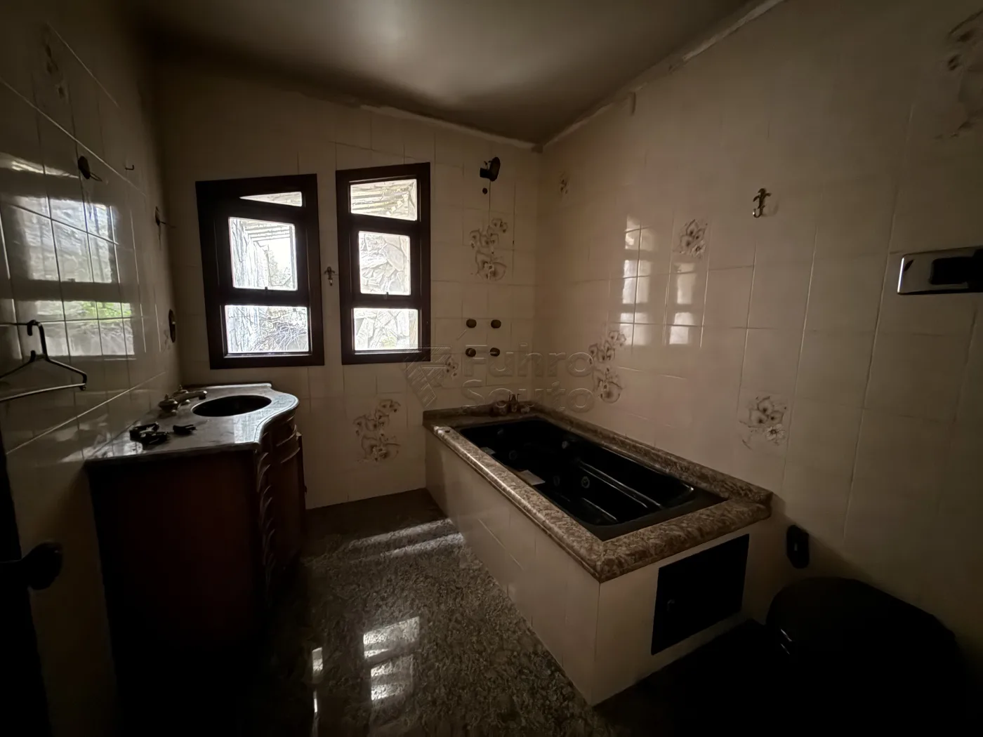 Comprar Casa / Padr&atilde;o em Pelotas R$ 1.540.000,00 - Foto 9