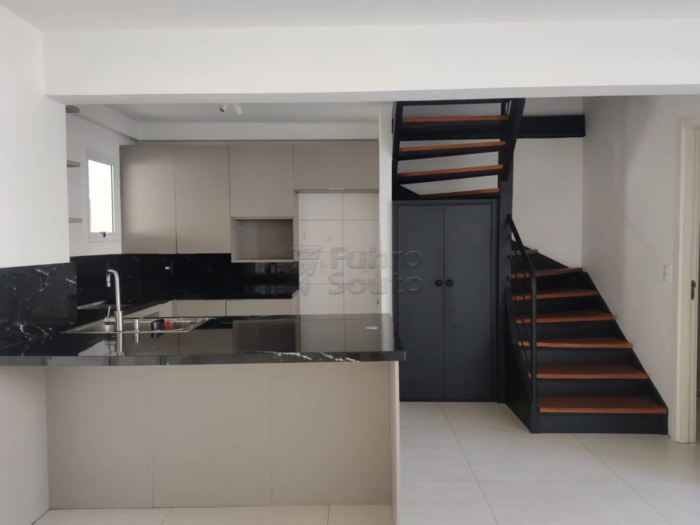 Comprar Casa / Condom&iacute;nio em Pelotas R$ 575.000,00 - Foto 4