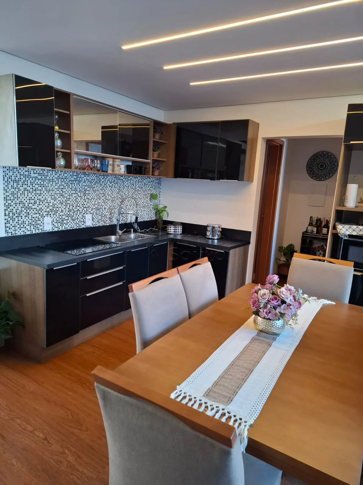 Comprar Casa / Padr&atilde;o em Pelotas R$ 780.000,00 - Foto 3