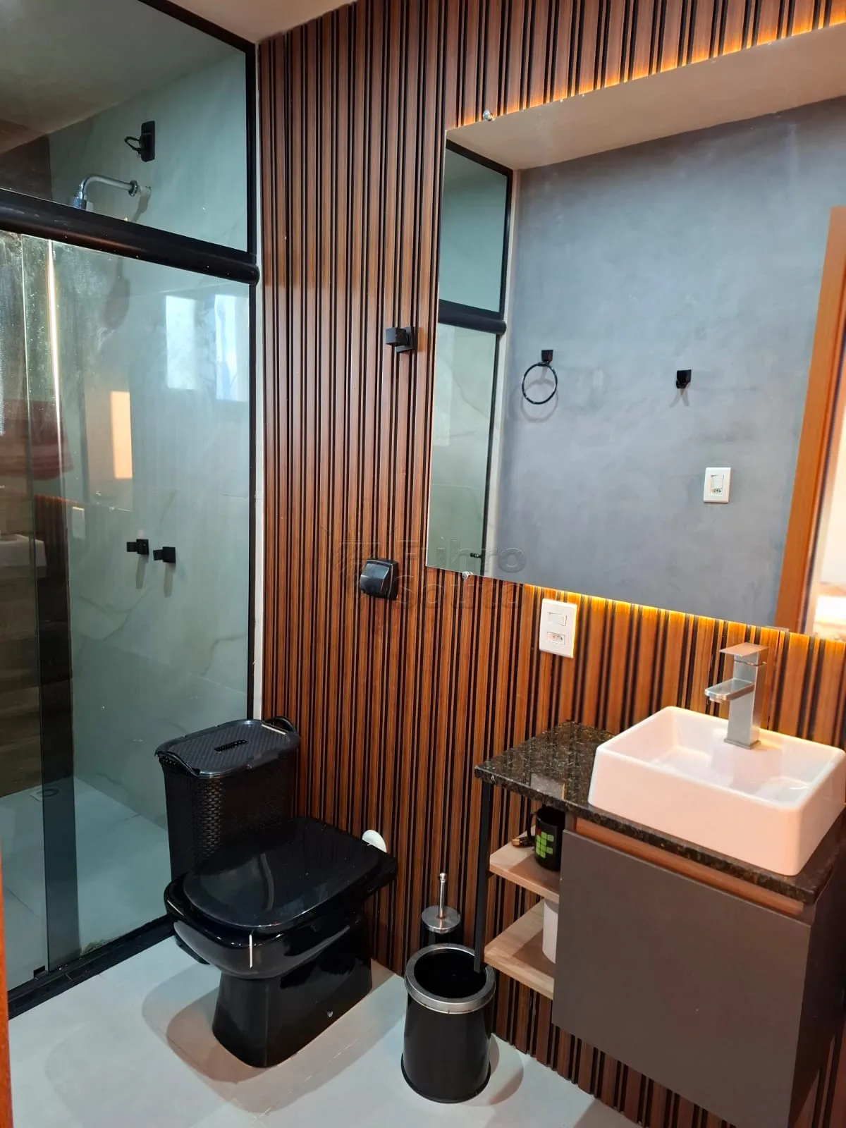 Comprar Casa / Padr&atilde;o em Pelotas R$ 780.000,00 - Foto 7