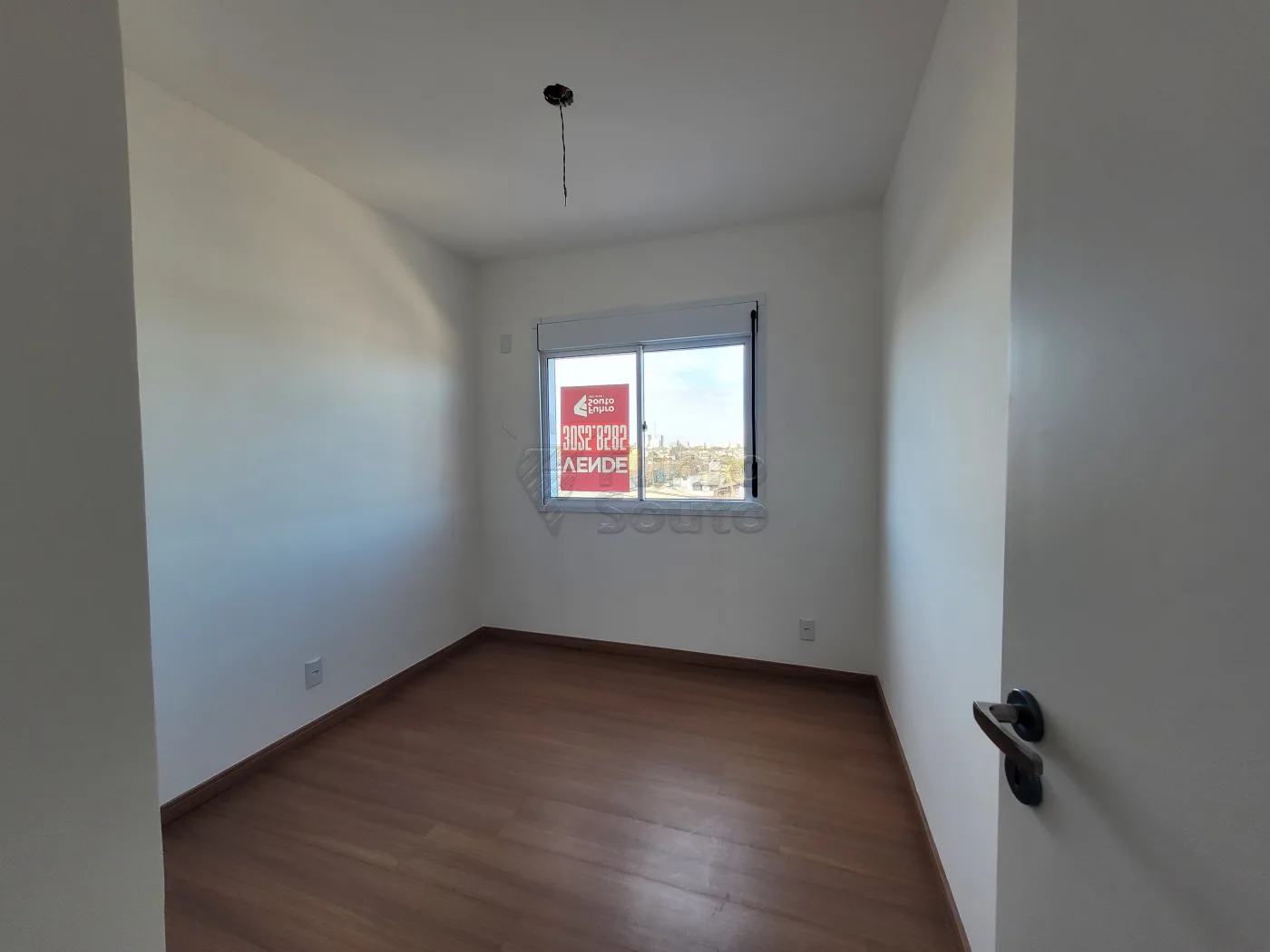 Comprar Apartamento / Padr&atilde;o em Pelotas R$ 250.000,00 - Foto 7