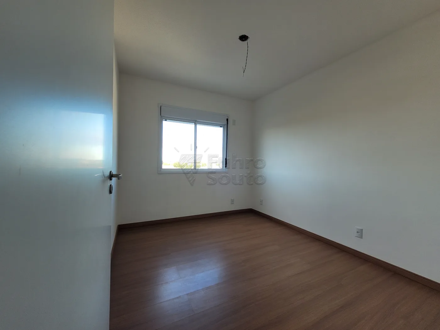 Comprar Apartamento / Padr&atilde;o em Pelotas R$ 250.000,00 - Foto 8