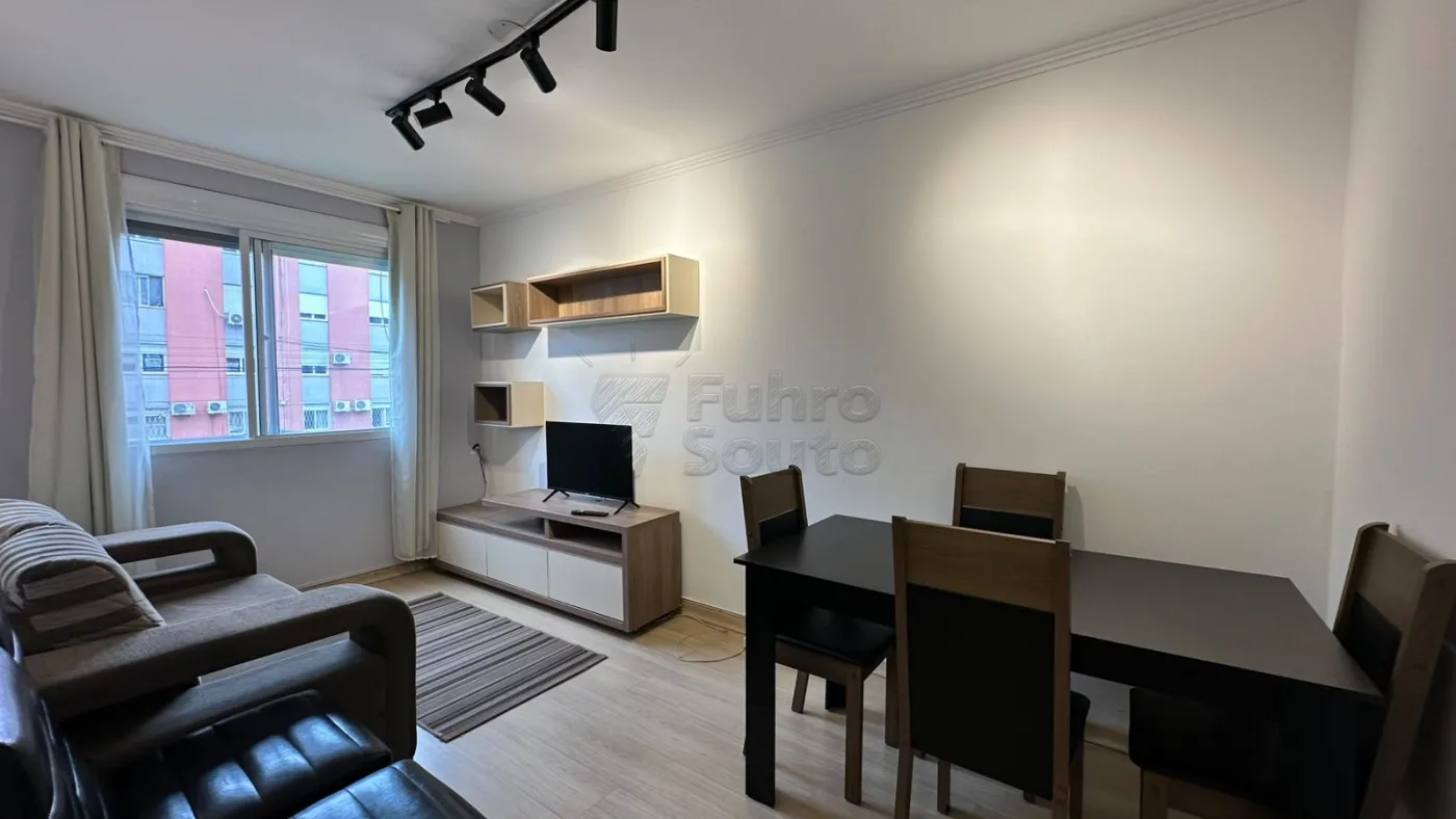 Comprar Apartamento / Padr&atilde;o em Pelotas R$ 165.000,00 - Foto 2