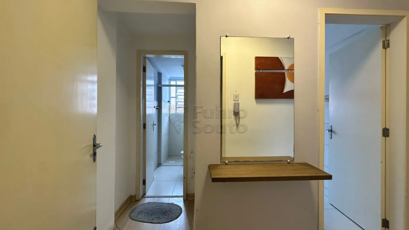 Comprar Apartamento / Padr&atilde;o em Pelotas R$ 165.000,00 - Foto 4