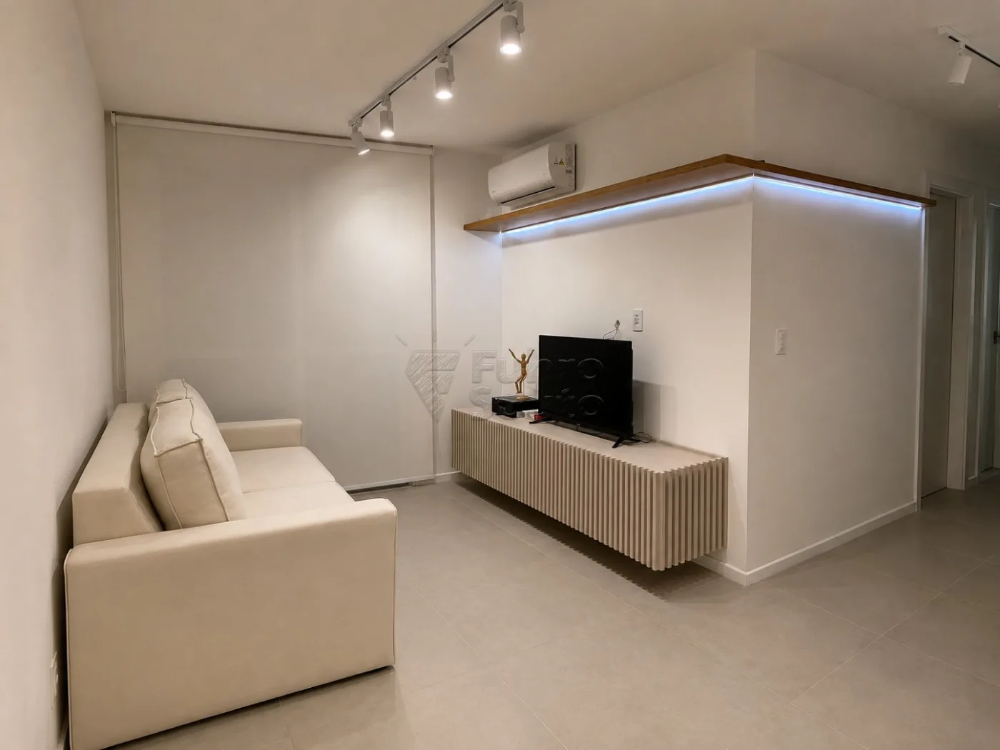 Comprar Apartamento / Padr&atilde;o em Pelotas R$ 350.000,00 - Foto 2