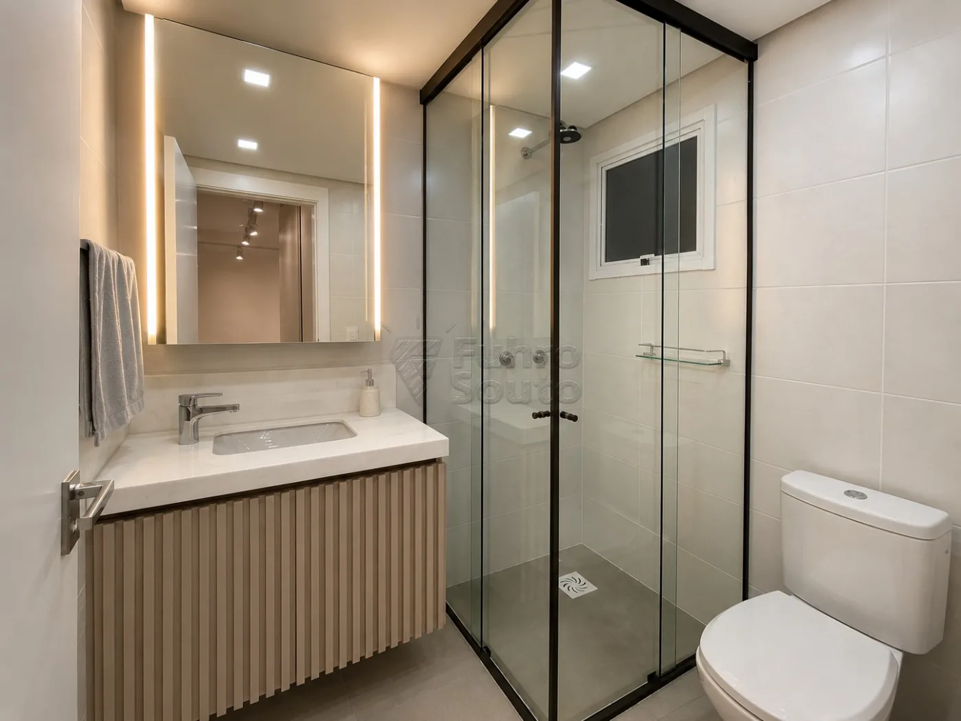 Comprar Apartamento / Padr&atilde;o em Pelotas R$ 350.000,00 - Foto 5