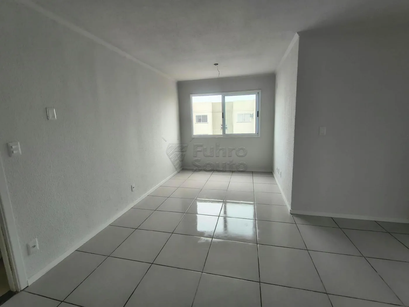 Comprar Apartamento / Padr&atilde;o em Pelotas R$ 135.000,00 - Foto 3