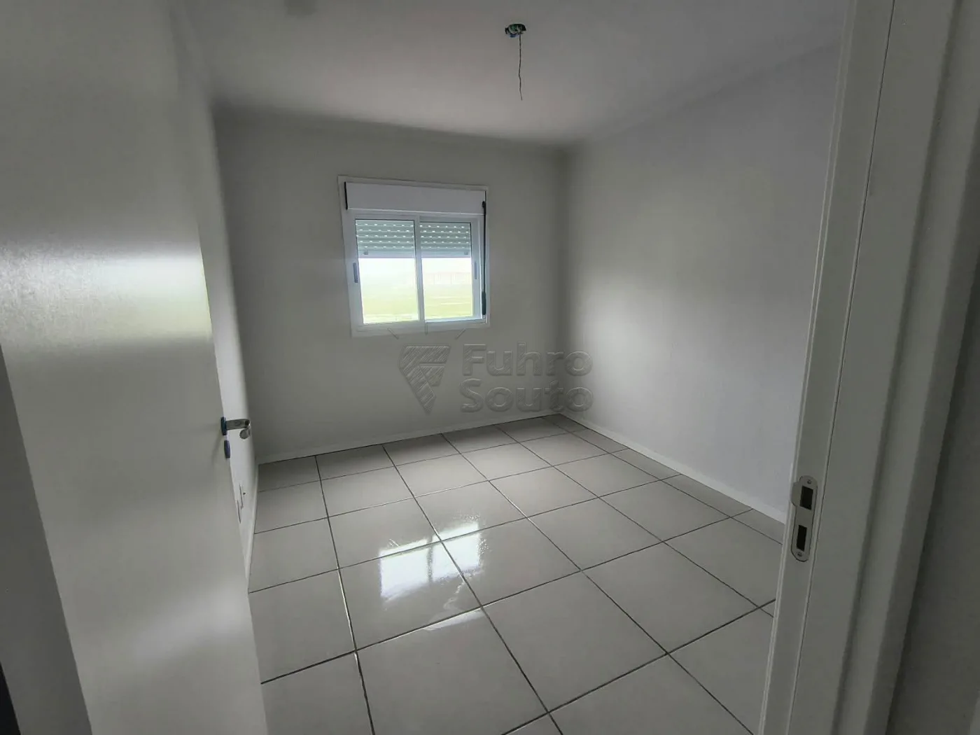 Comprar Apartamento / Padr&atilde;o em Pelotas R$ 135.000,00 - Foto 5
