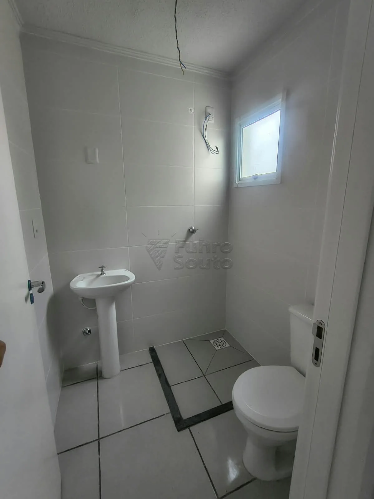 Comprar Apartamento / Padr&atilde;o em Pelotas R$ 135.000,00 - Foto 6