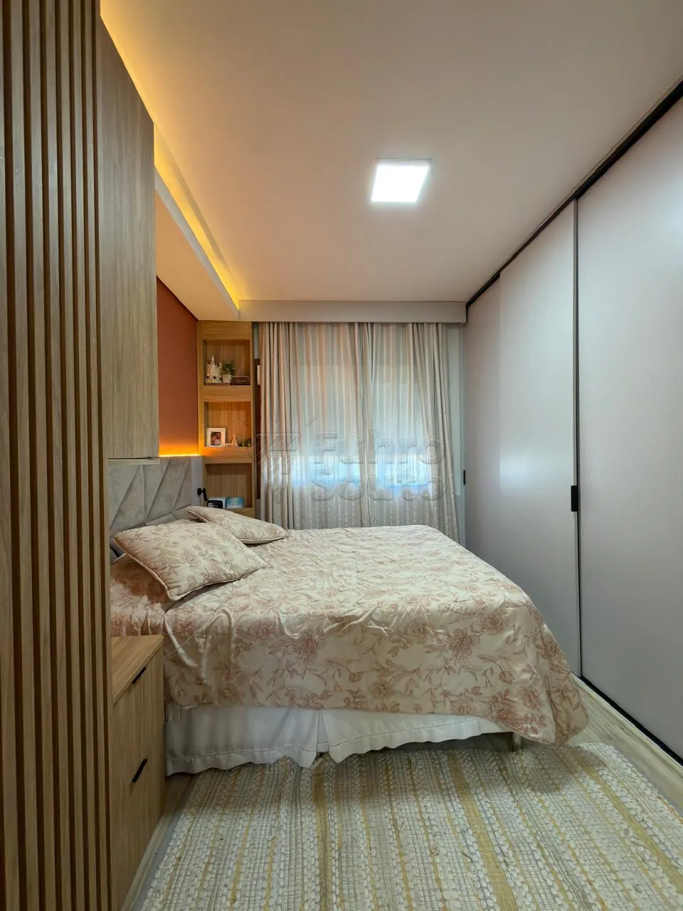 Comprar Casa / Padr&atilde;o em Pelotas R$ 790.000,00 - Foto 3