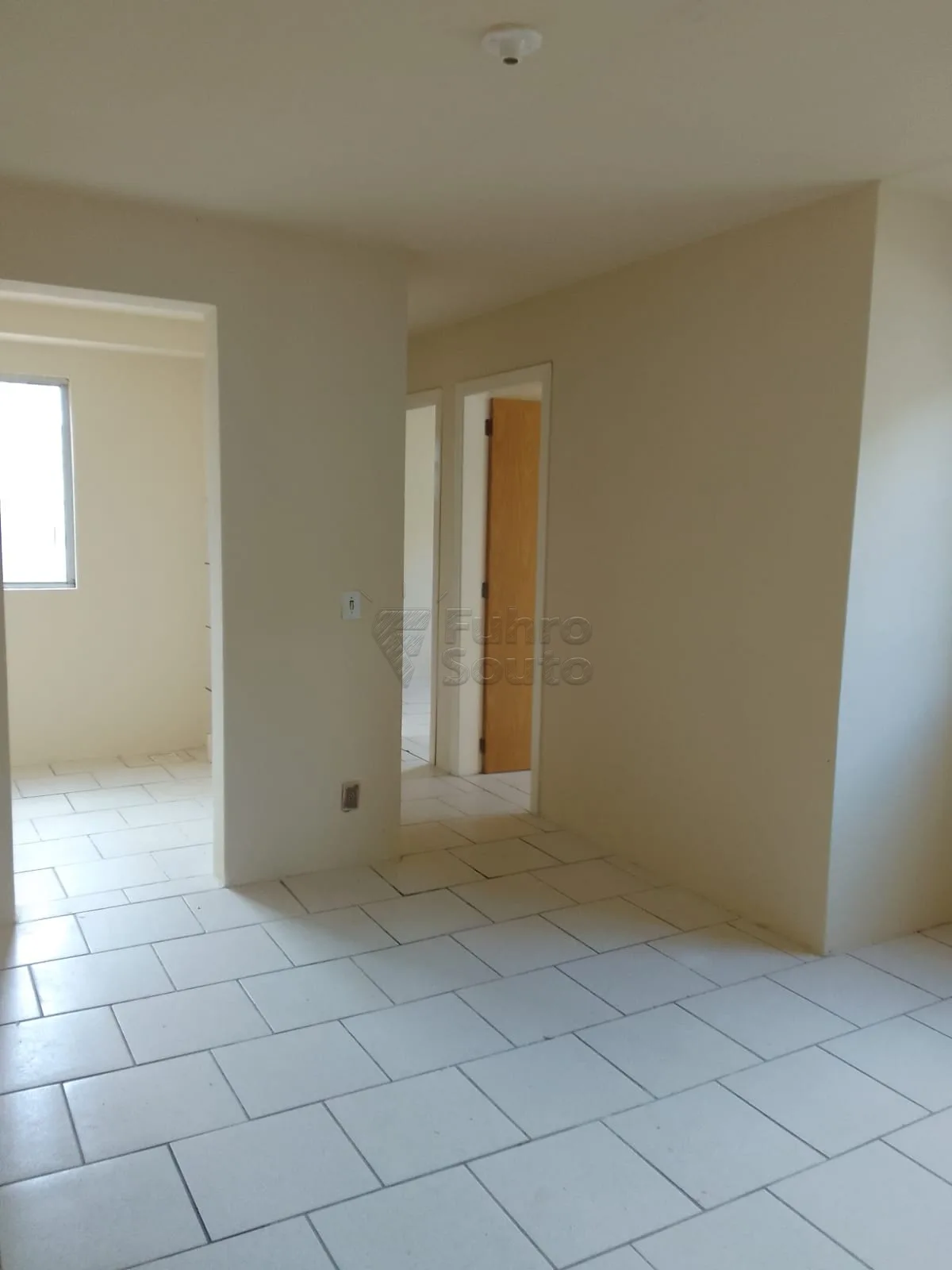 Comprar Apartamento / Padr&atilde;o em Pelotas R$ 110.000,00 - Foto 1