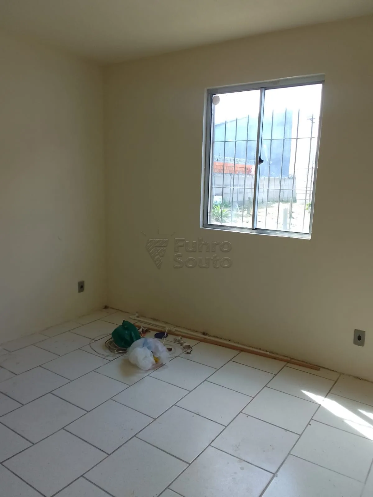 Comprar Apartamento / Padr&atilde;o em Pelotas R$ 110.000,00 - Foto 5