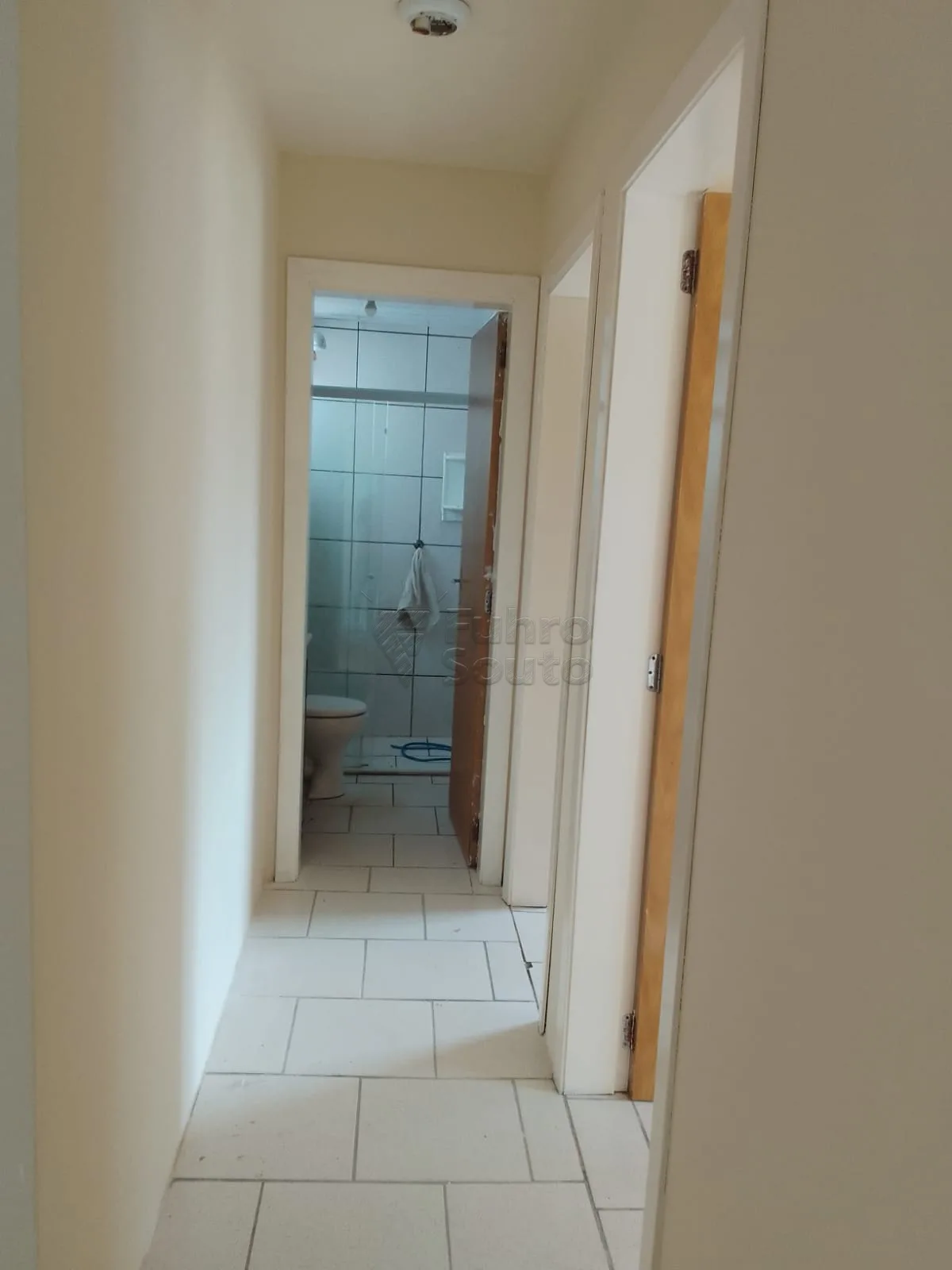 Comprar Apartamento / Padr&atilde;o em Pelotas R$ 110.000,00 - Foto 7