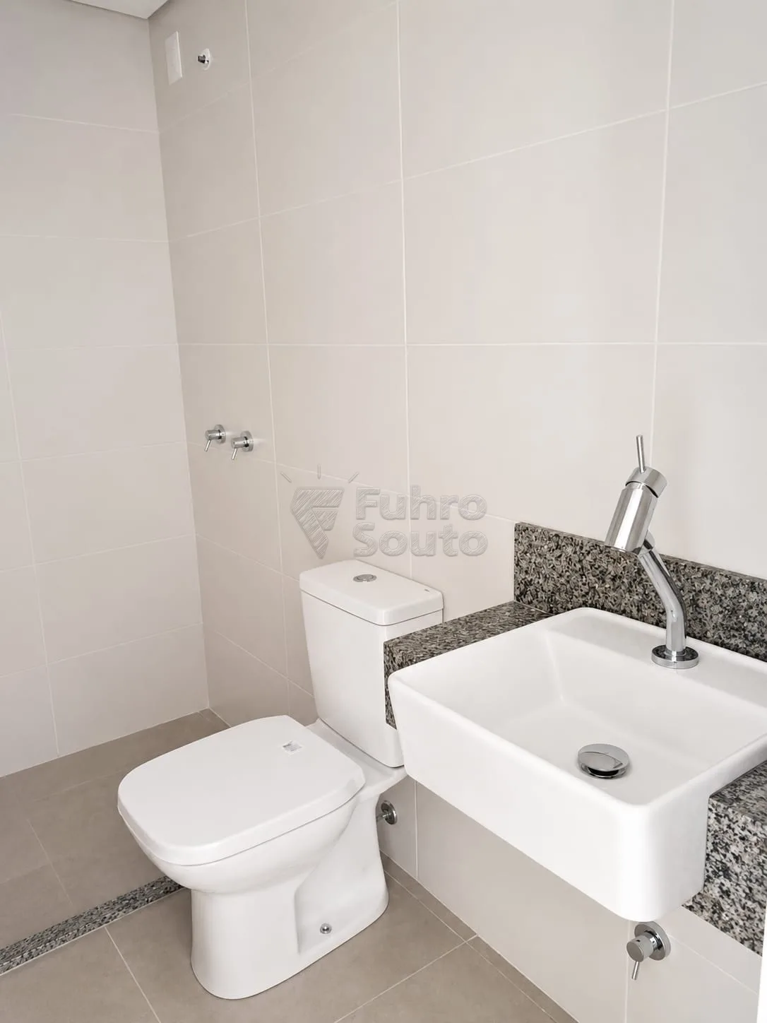 Comprar Apartamento / Padr&atilde;o em Pelotas R$ 480.000,00 - Foto 7