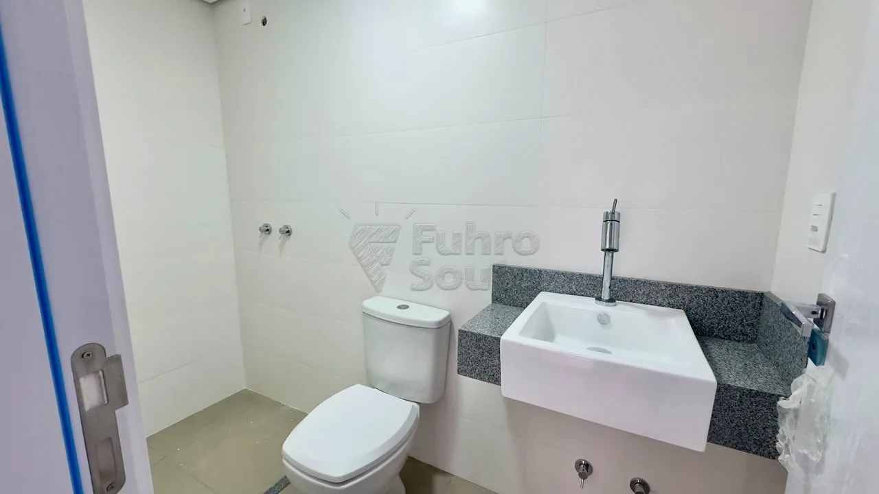 Comprar Apartamento / Padr&atilde;o em Pelotas R$ 318.000,00 - Foto 4
