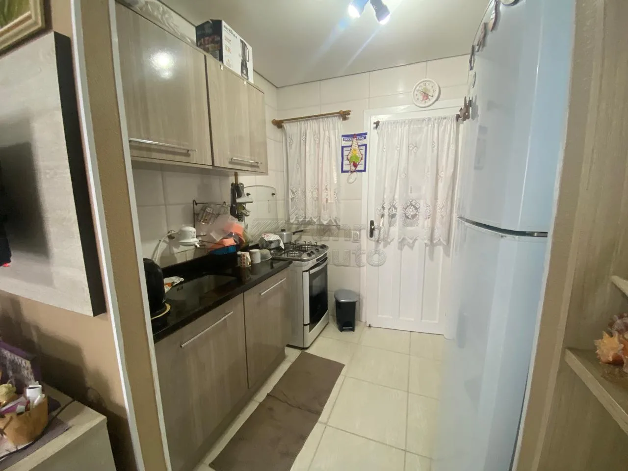 Comprar Casa / Padr&atilde;o em Pelotas R$ 213.000,00 - Foto 4
